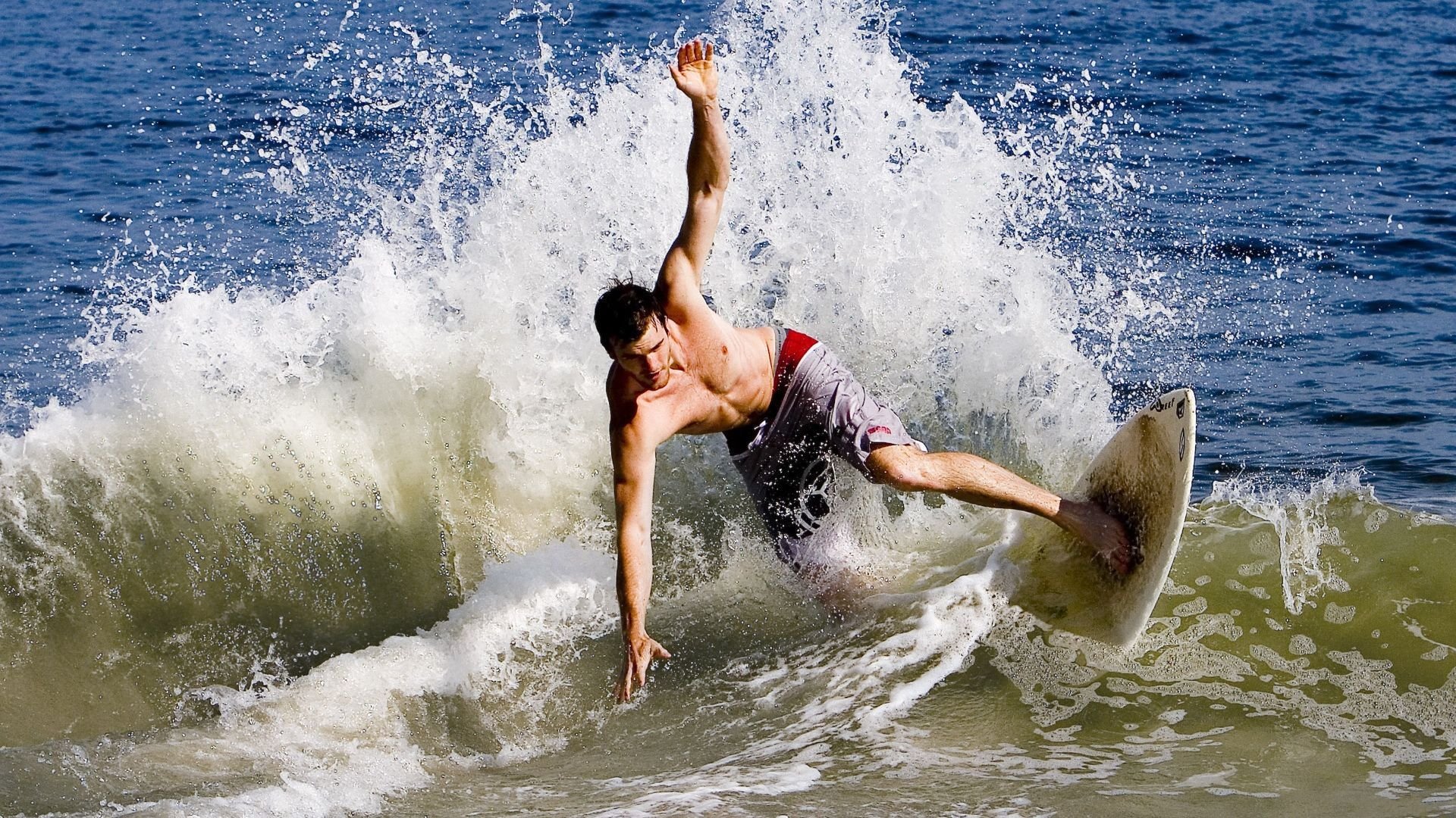 mk体育平台网页版入口-世界杯现场高潮不断：奇迹瞬间点燃全场热情，世界杯超燃视频